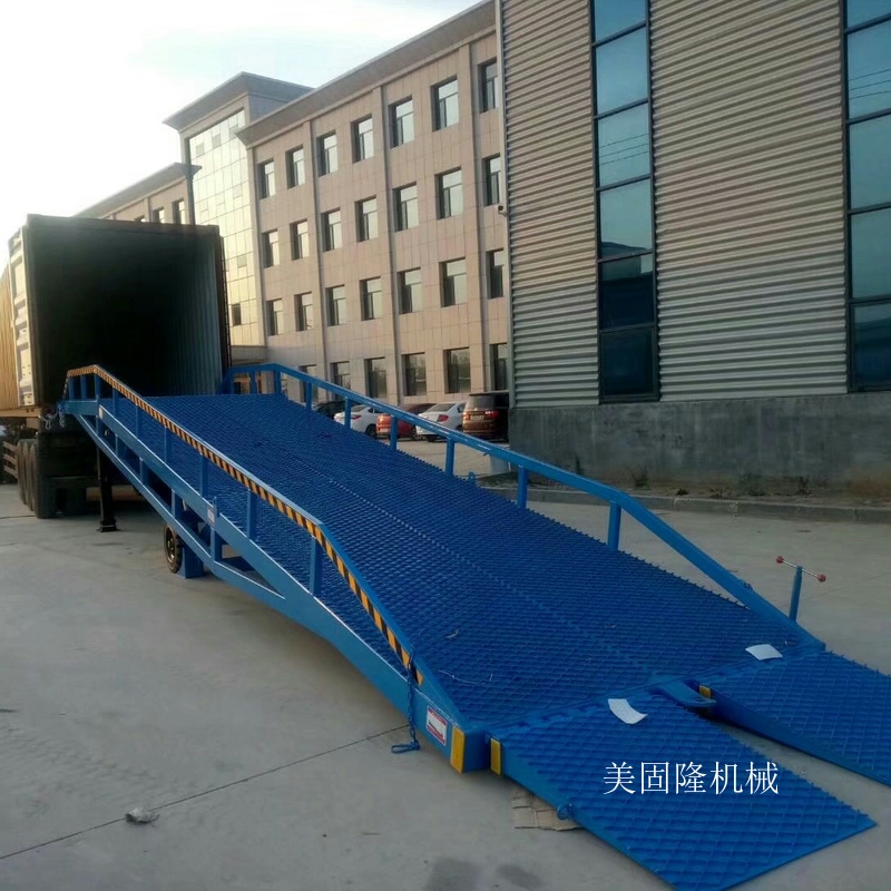 延边移动式液压登车桥厂家